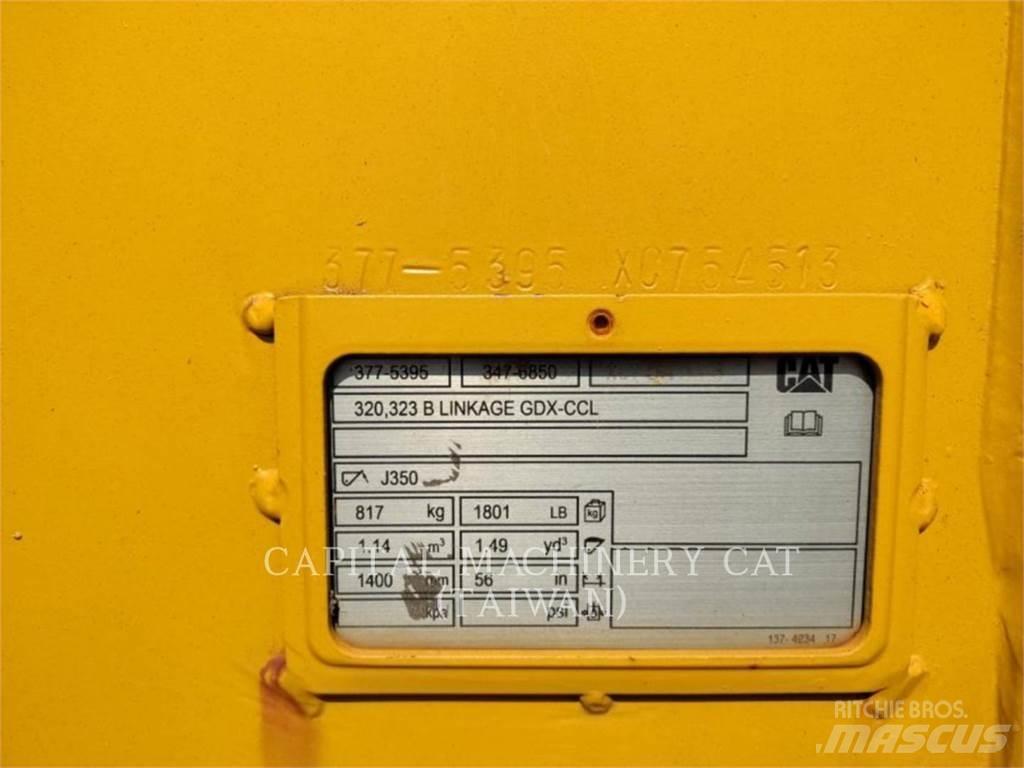 CAT 320 Kauhat