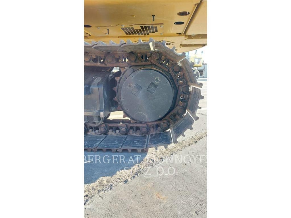 CAT 320 Telakaivukoneet
