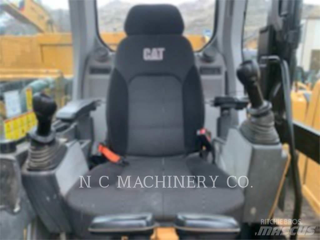 CAT 320 Telakaivukoneet