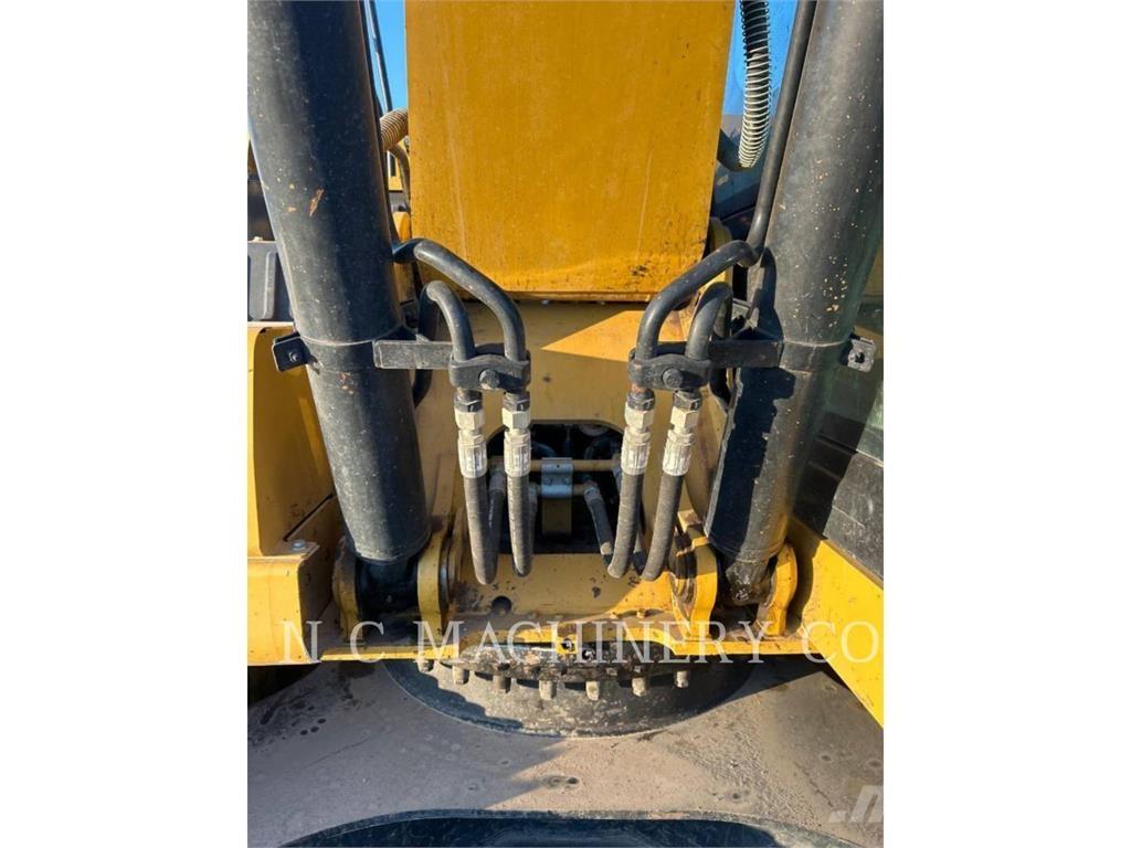 CAT 320 Telakaivukoneet