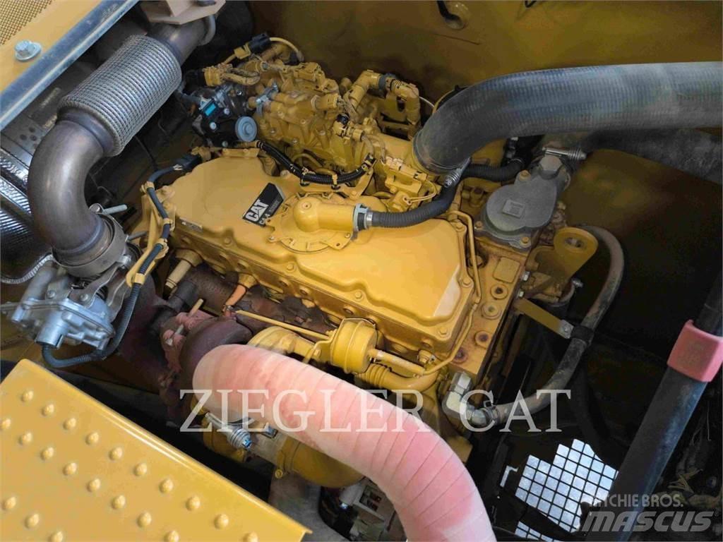 CAT 32007 Telakaivukoneet