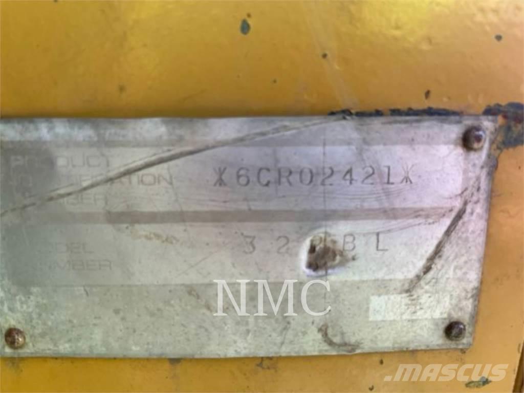 CAT 320BL Telakaivukoneet