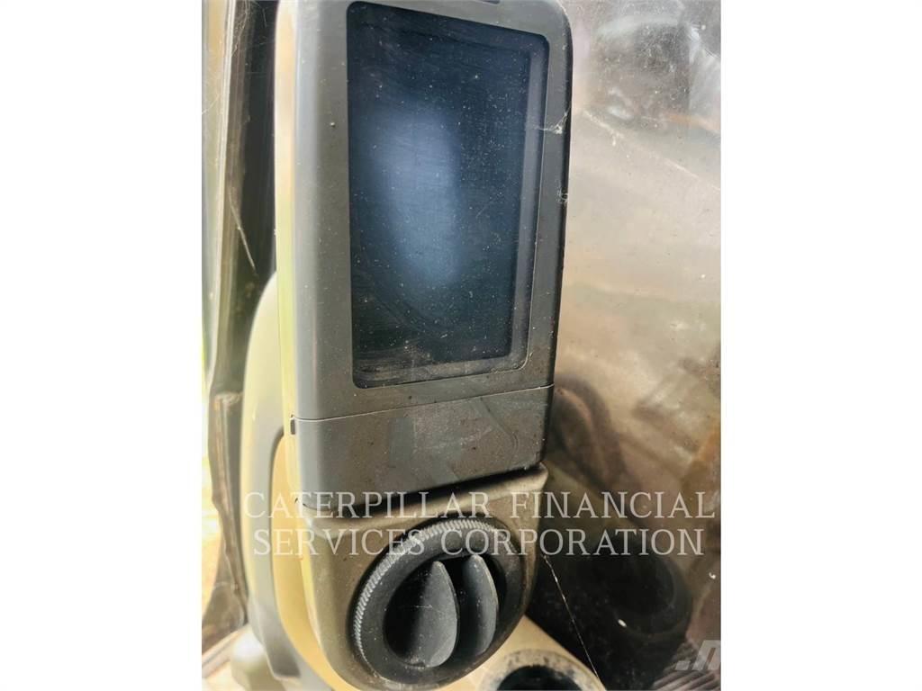 CAT 320D Telakaivukoneet