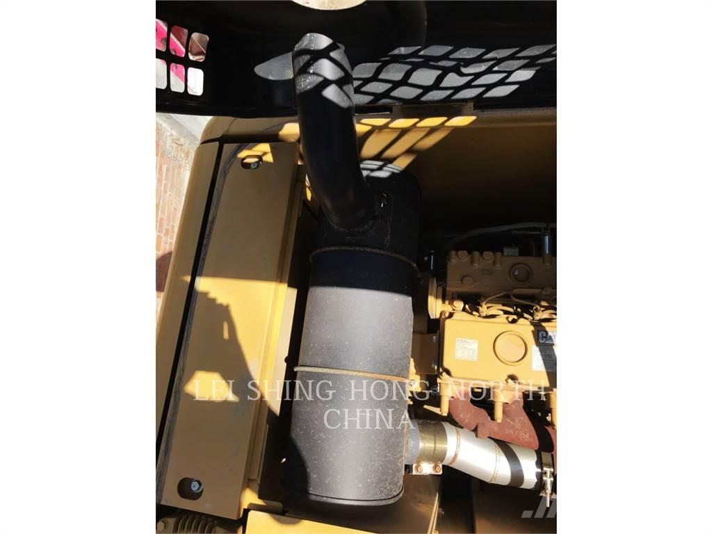 CAT 320D2 Telakaivukoneet