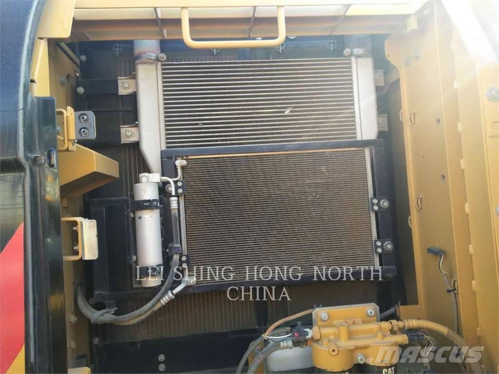 CAT 320D2GC Telakaivukoneet