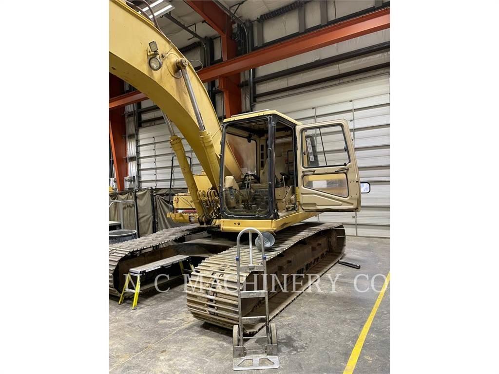CAT 320L Telakaivukoneet
