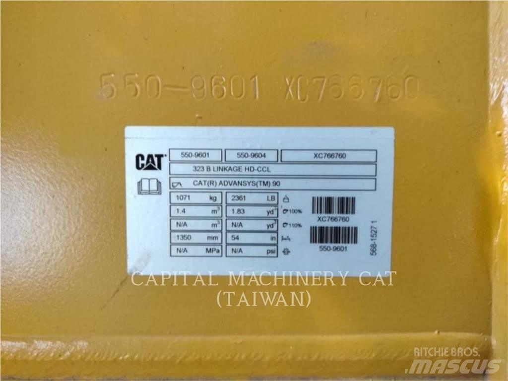 CAT 323 Kauhat