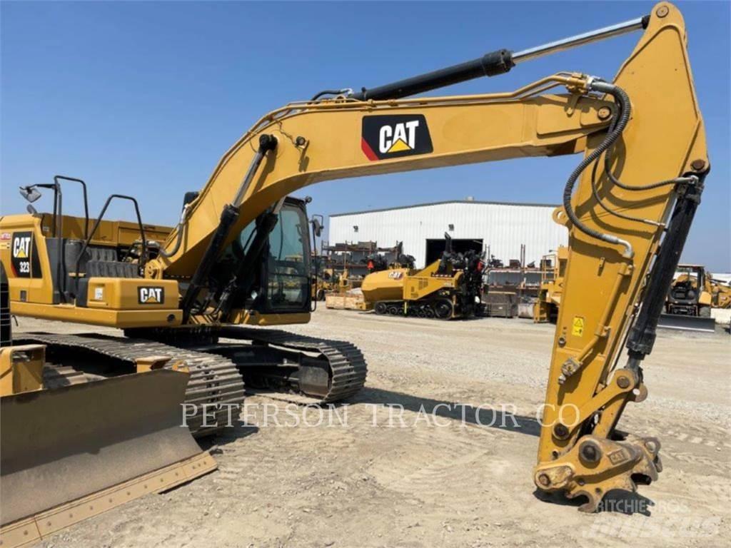 CAT 323 Telakaivukoneet