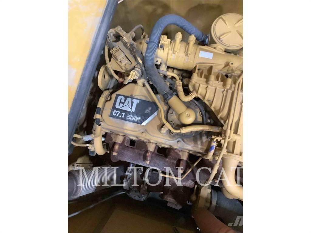 CAT 323 Telakaivukoneet
