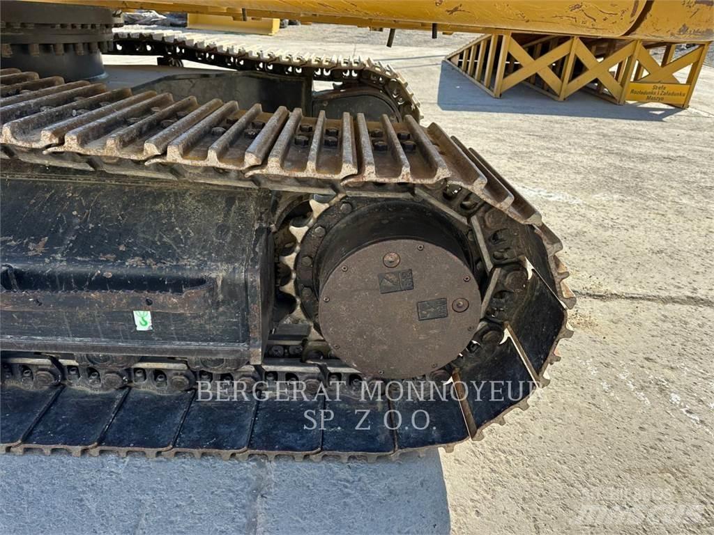 CAT 323 Telakaivukoneet