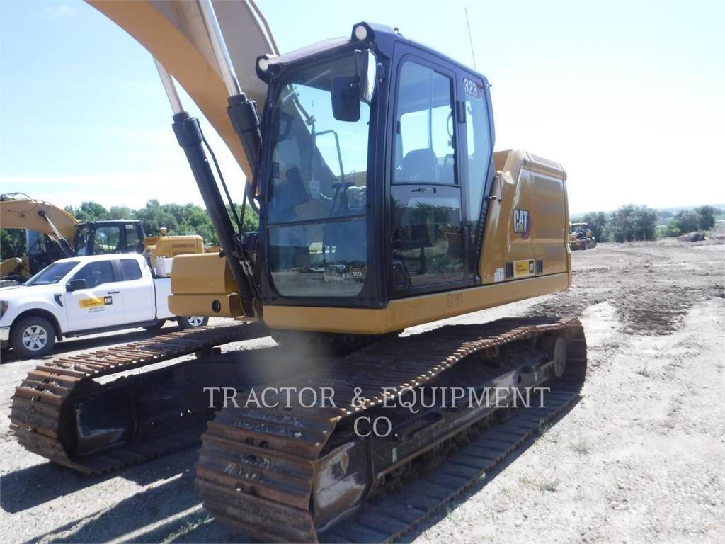 CAT 323 Telakaivukoneet