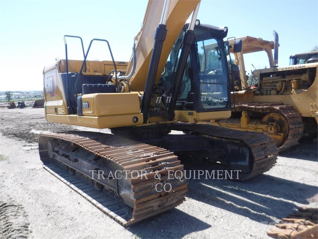 CAT 323 Telakaivukoneet