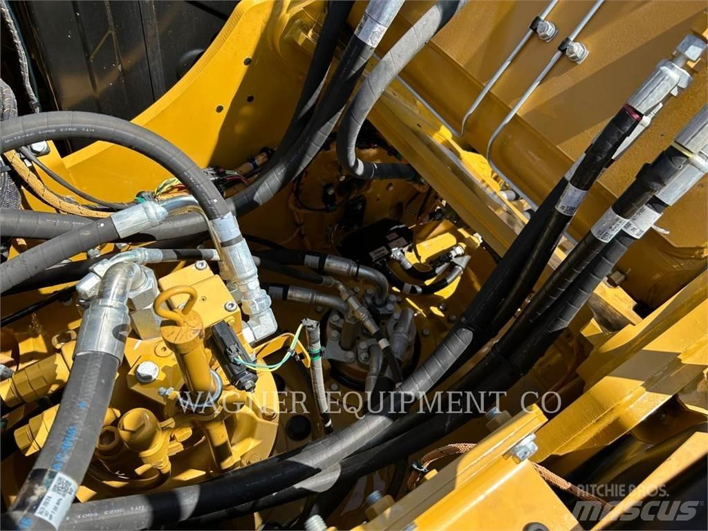 CAT 323 Telakaivukoneet