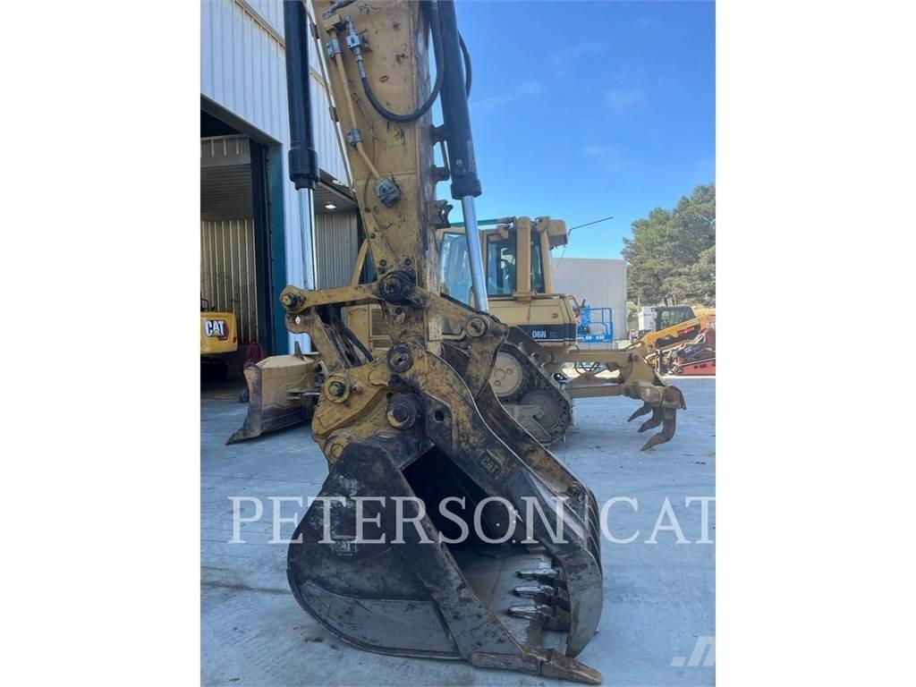 CAT 323 Telakaivukoneet