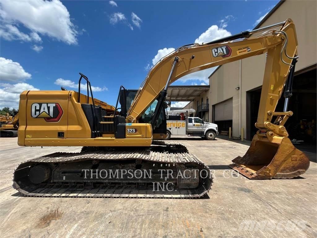 CAT 323 Telakaivukoneet