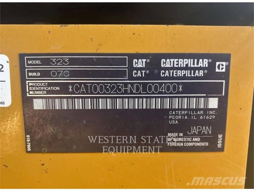 CAT 323 Telakaivukoneet