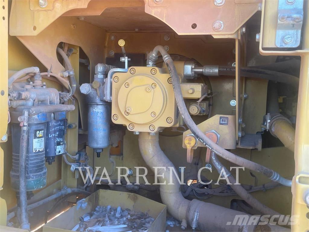 CAT 323 Telakaivukoneet