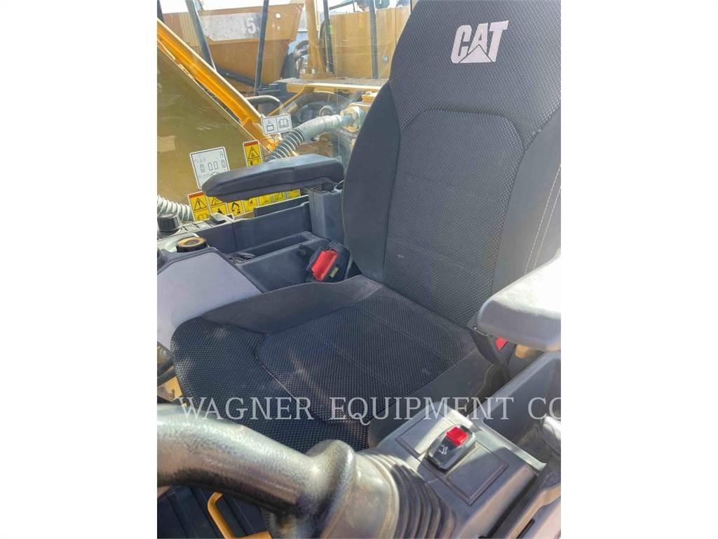 CAT 323 Telakaivukoneet