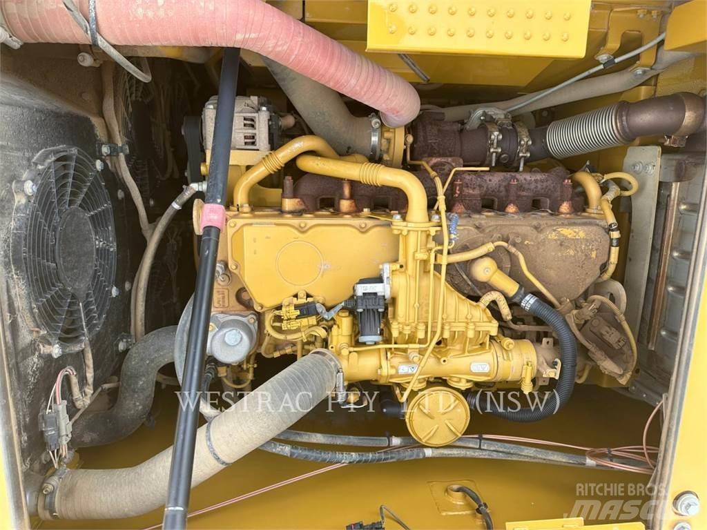 CAT 323-07 Telakaivukoneet