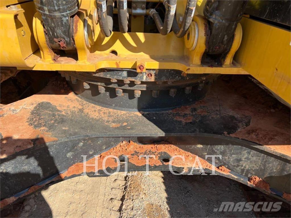 CAT 323 TC Telakaivukoneet