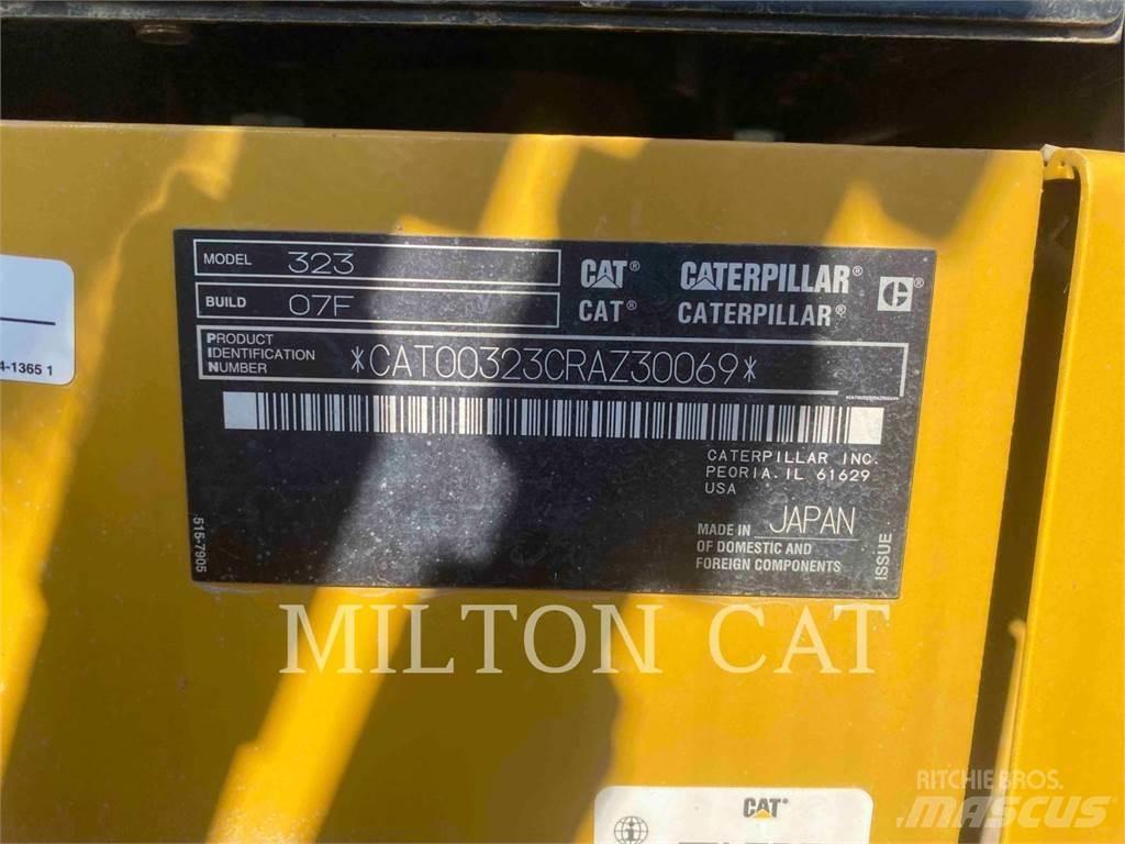 CAT 32307 Telakaivukoneet