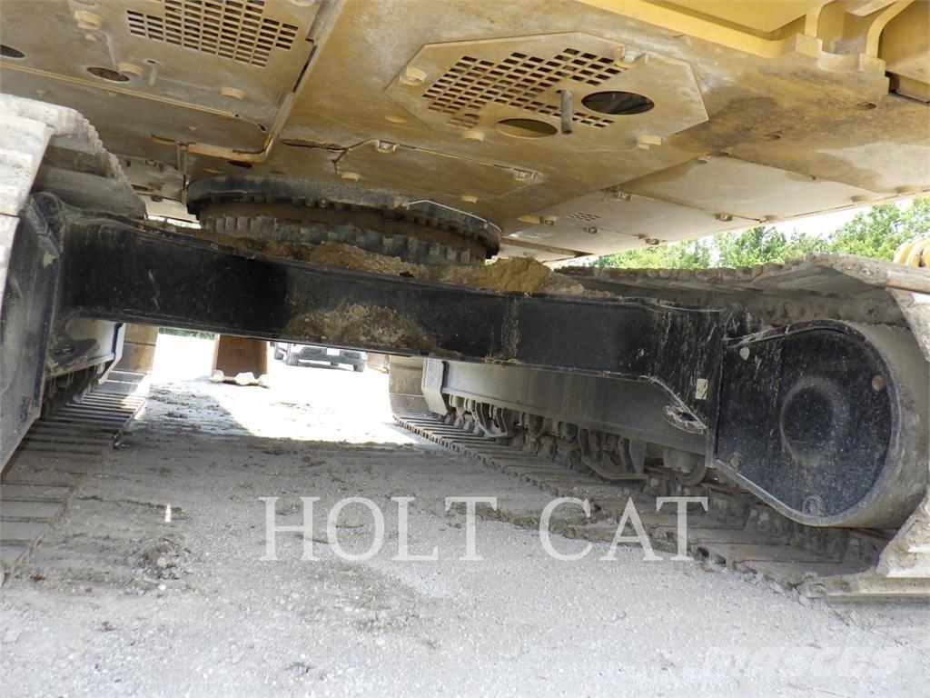 CAT 32307 Telakaivukoneet