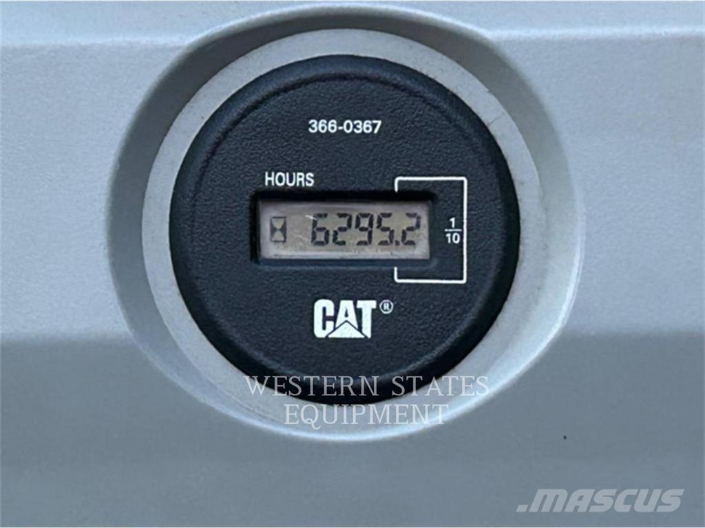 CAT 323F Telakaivukoneet