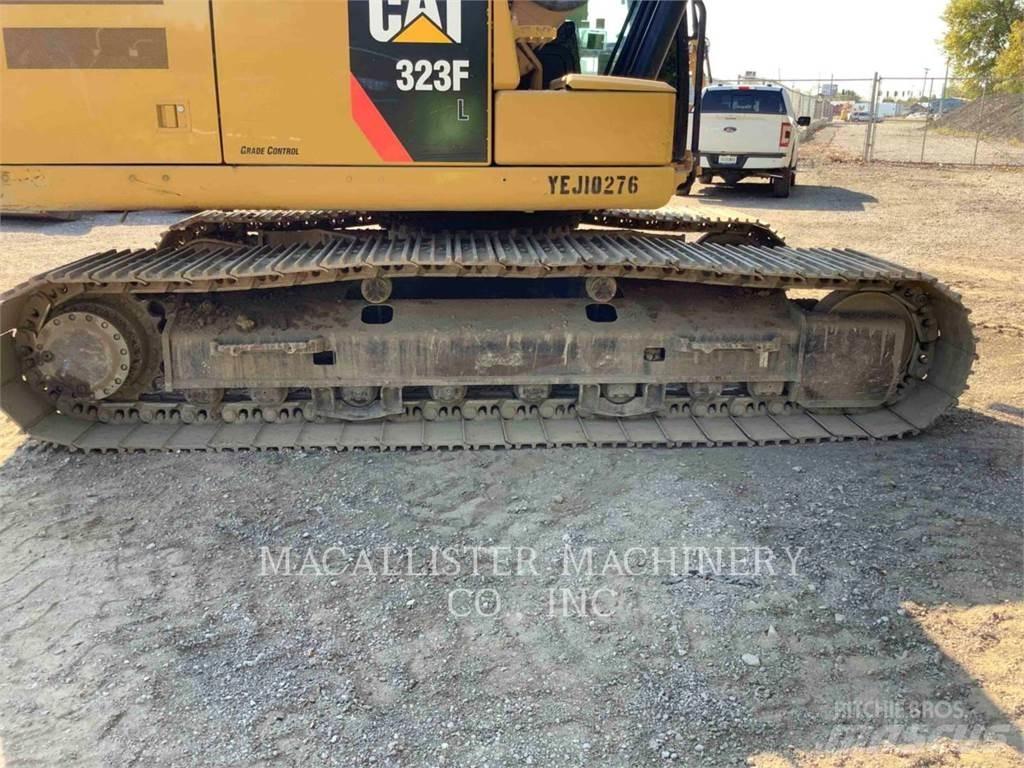 CAT 323FL Telakaivukoneet