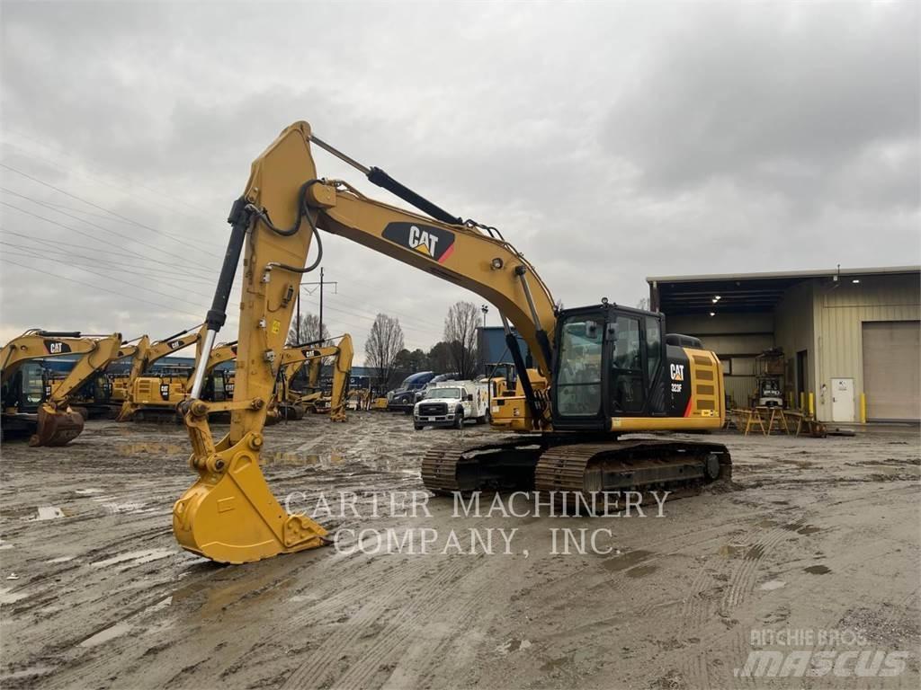 CAT 323FL Telakaivukoneet