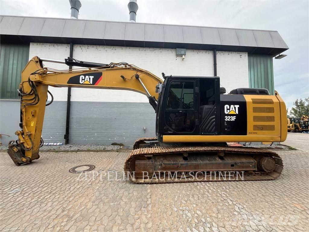 CAT 323FL Telakaivukoneet
