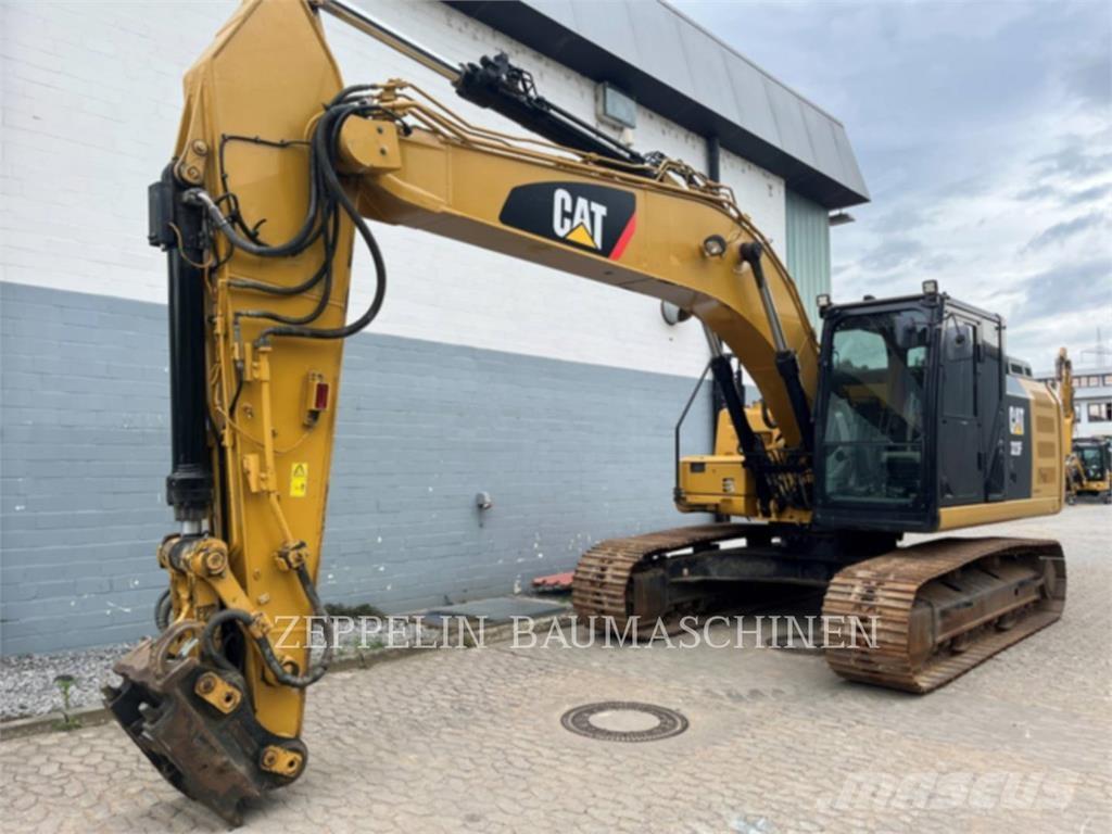 CAT 323FL Telakaivukoneet