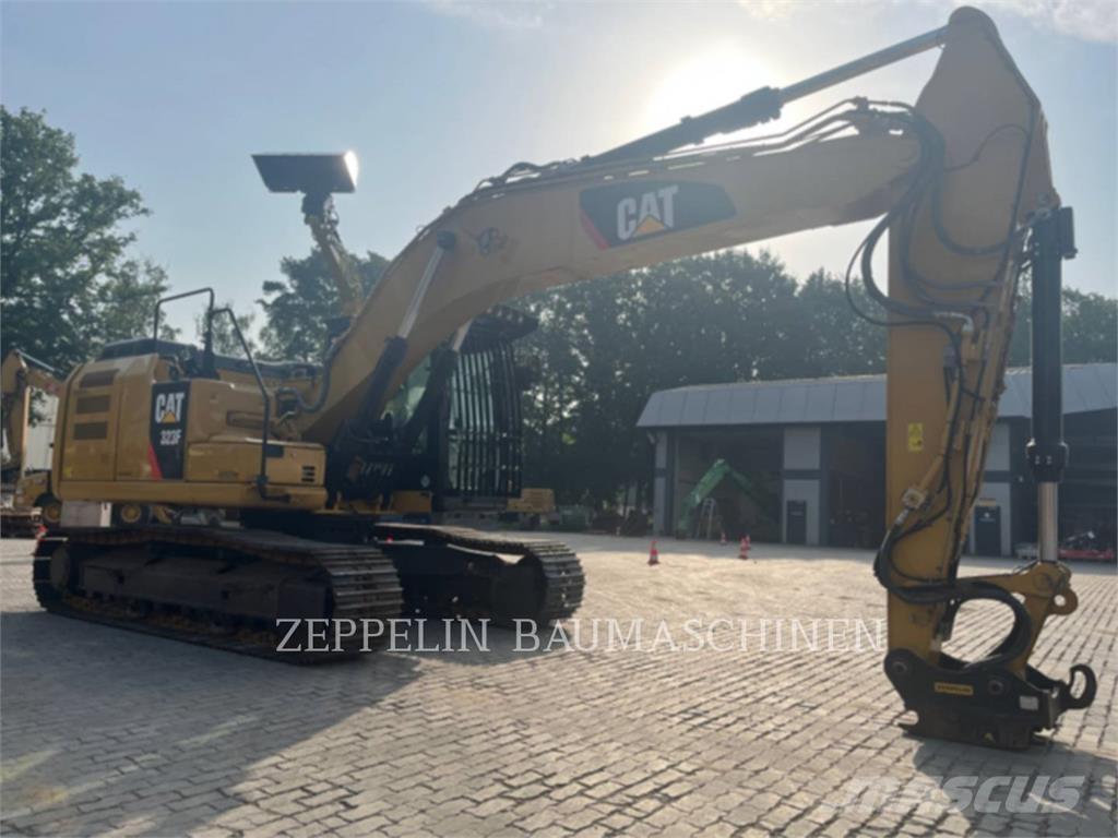 CAT 323FL Telakaivukoneet