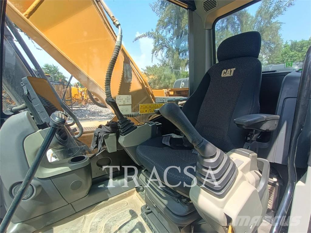 CAT 323GX Telakaivukoneet