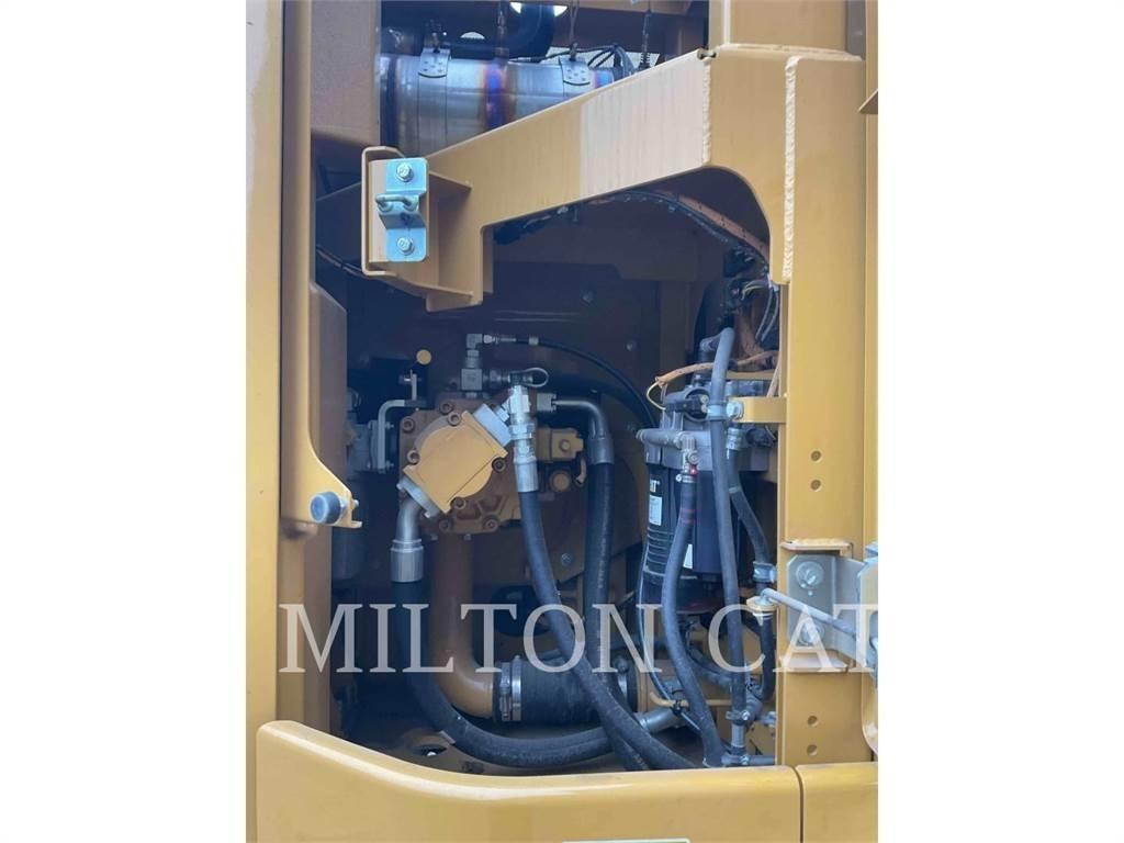 CAT 32507 Telakaivukoneet
