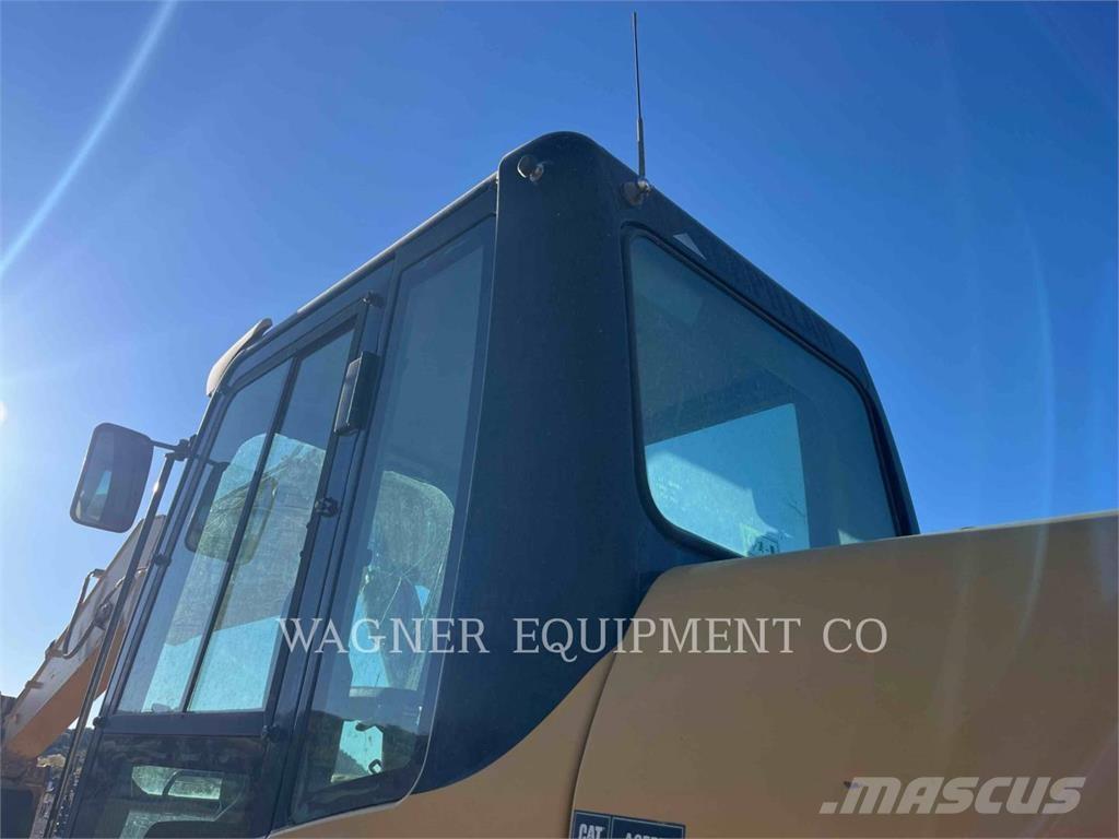 CAT 325DL Telakaivukoneet