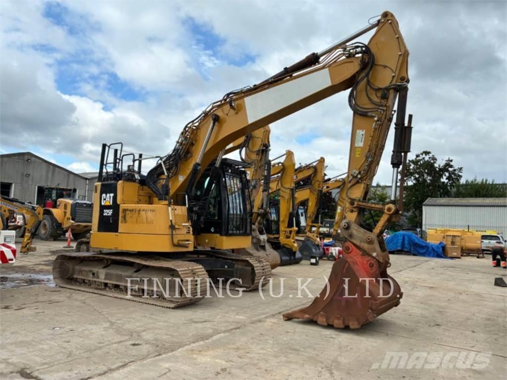 CAT 325FL Telakaivukoneet