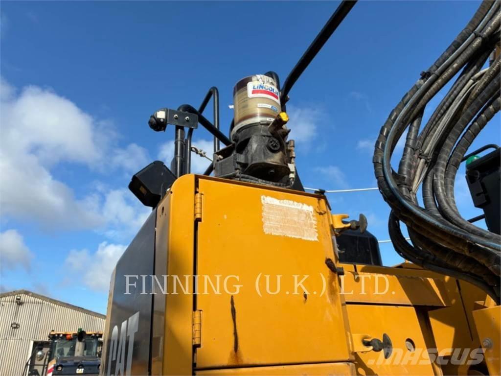 CAT 325FL Telakaivukoneet