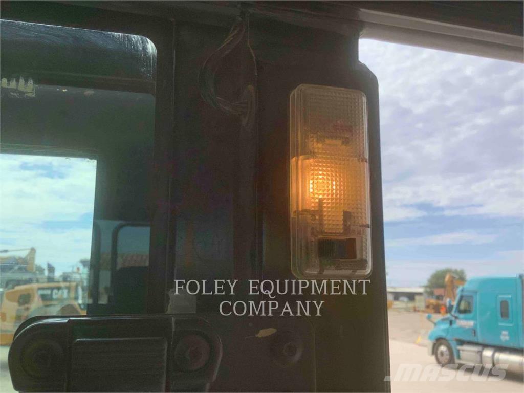 CAT 326FL9 Telakaivukoneet