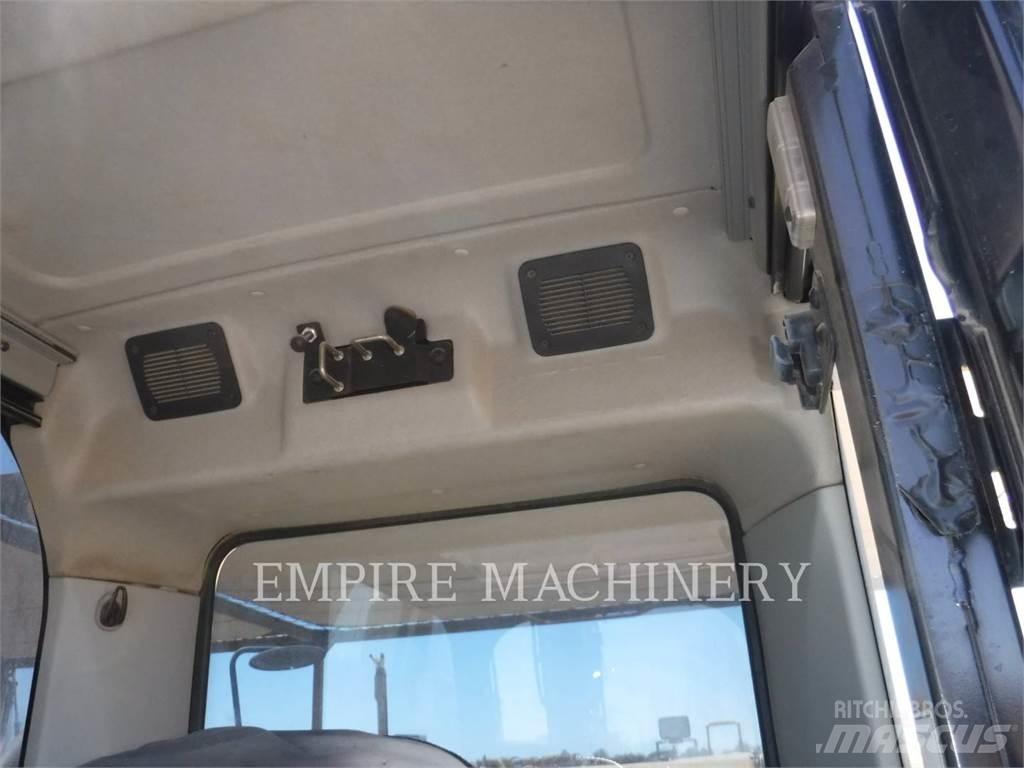 CAT 328DLCR Telakaivukoneet
