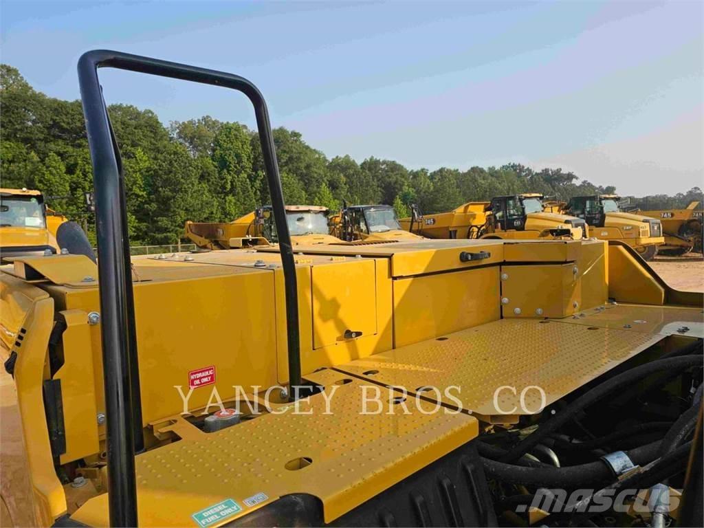 CAT 33007 Telakaivukoneet