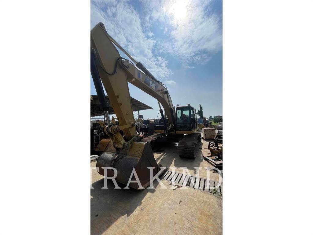 CAT 330D2L Telakaivukoneet