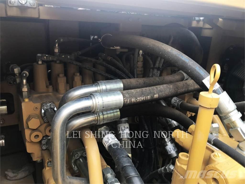 CAT 330D2L Telakaivukoneet