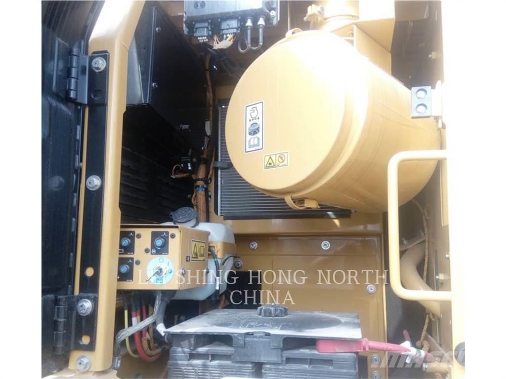 CAT 330D2L Telakaivukoneet