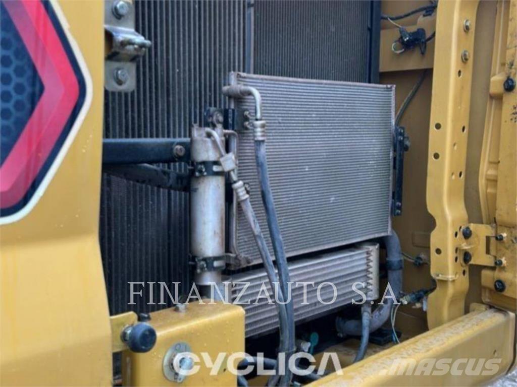 CAT 330GC Telakaivukoneet