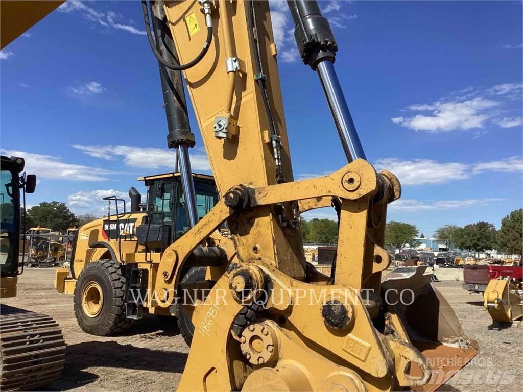 CAT 335 Telakaivukoneet