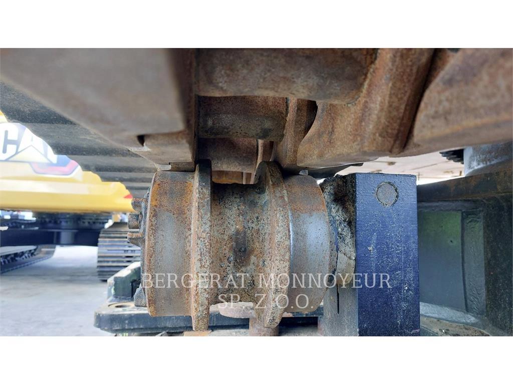 CAT 352 Telakaivukoneet