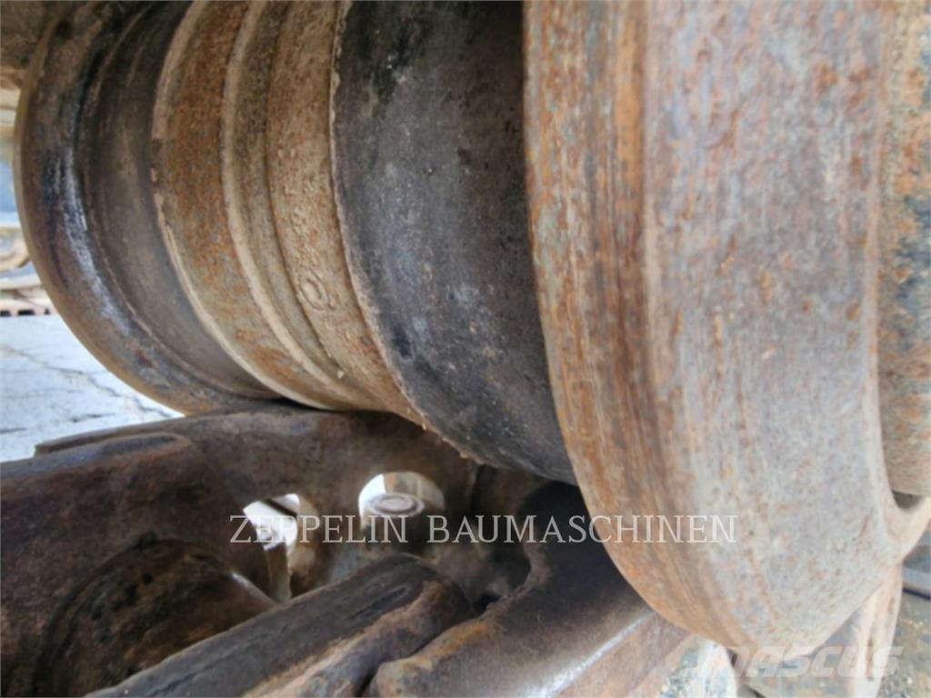 CAT 352-07A Telakaivukoneet