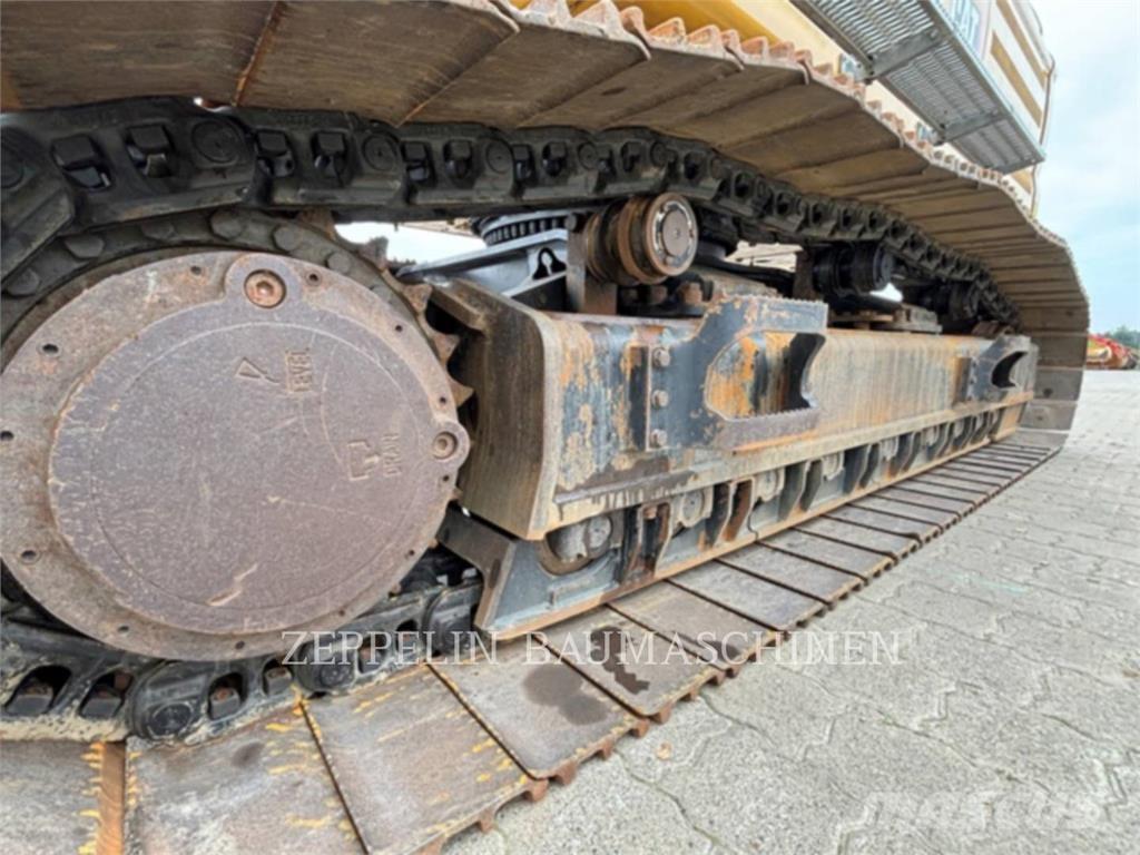 CAT 352-08 Telakaivukoneet