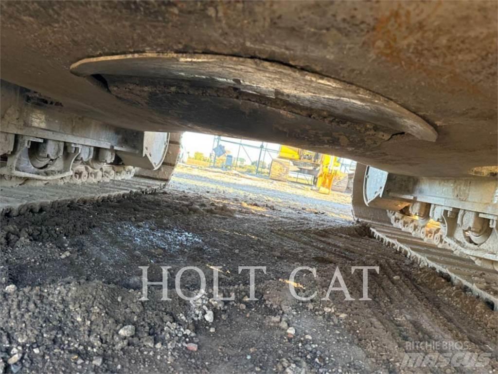 CAT 352 11 Telakaivukoneet