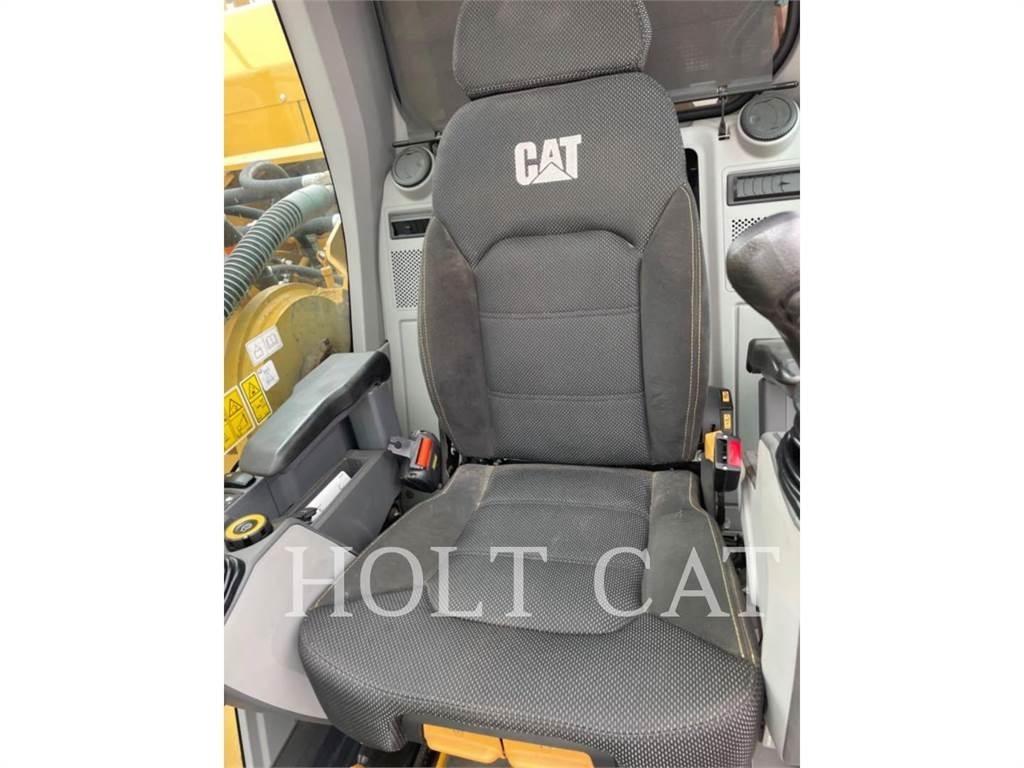 CAT 352 11 TC Telakaivukoneet